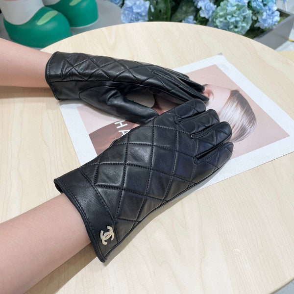 GLOVES IN BLACK CALFSKIN 462420