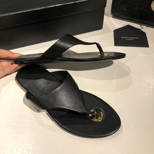 FLAT THONG IN BLACK CALFSKIN
