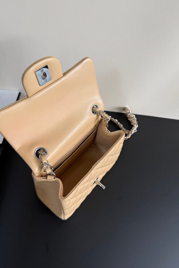 CC Flap Bag 17cm Beige Sheepskin SHW 284830